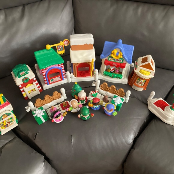 Fisher-Price Little People Christmas On Main Street Village Sets-Incomplete-22 p - Picture 10 of 14